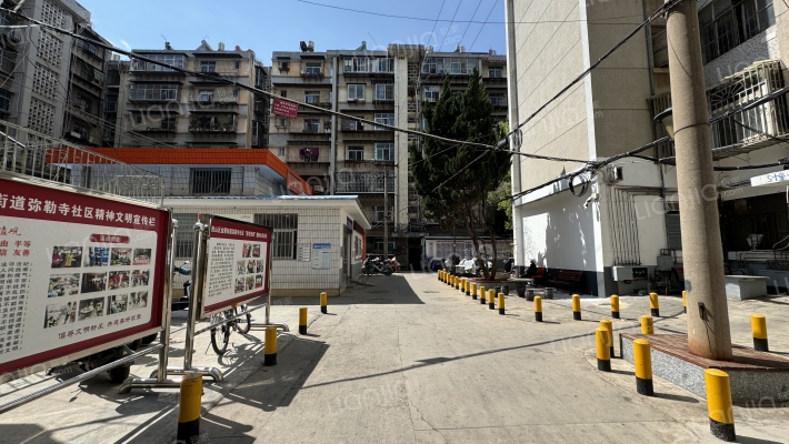 安康路117号院外景图