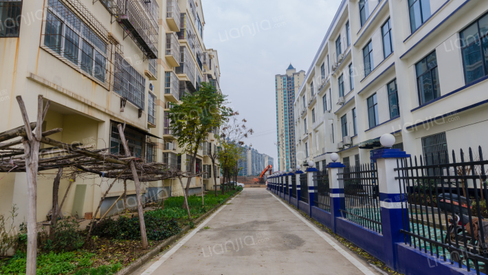 唐河还建小区外景图