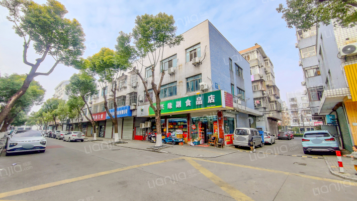 鸿新路526号外景图