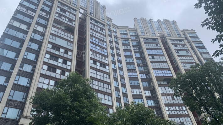 坤力.柳河左岸外景图