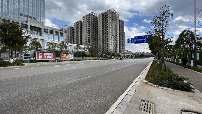 昆明三峡大厦外景图