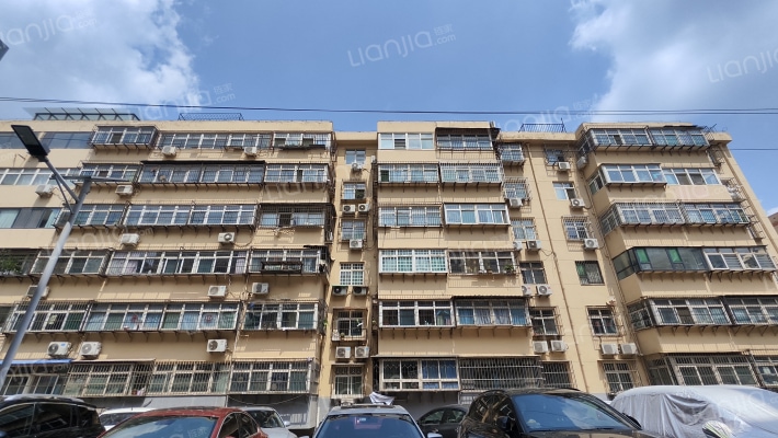 沁华园小区外景图