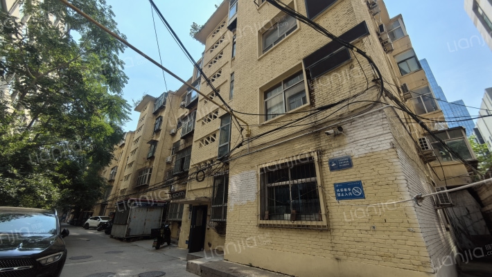 市妇产科医院宿舍外景图