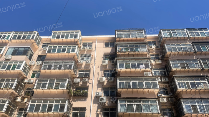 绿化南社区卫生局小区外景图