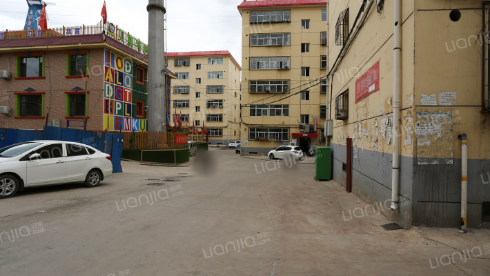 东秀苑小区外景图