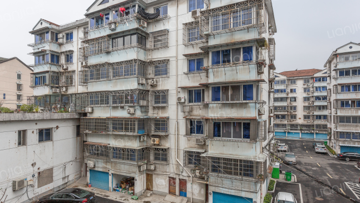 卧龙花园外景图