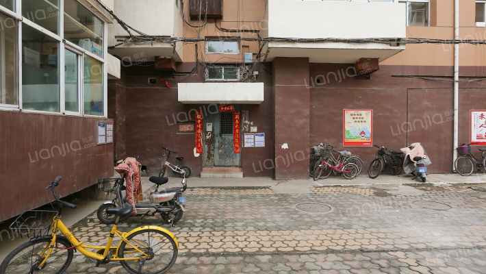 旅游学校宿舍外景图