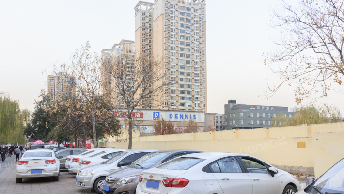 融元广场外景图