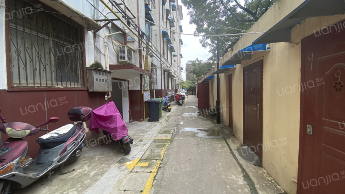 房管局3#院外景图