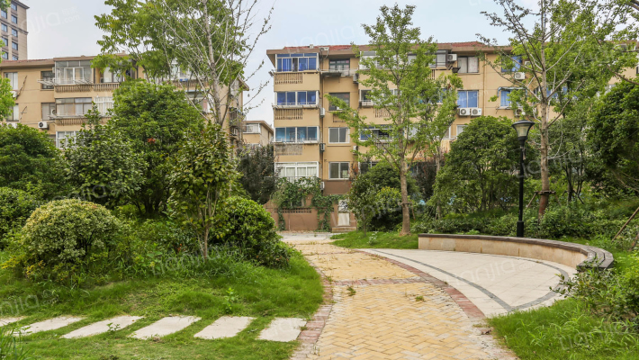 北郭北村外景图