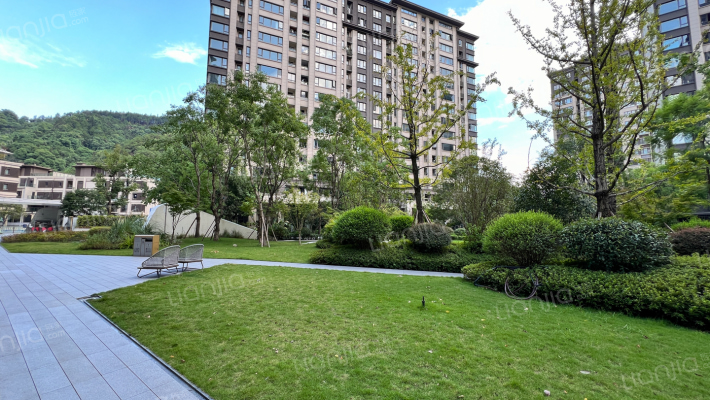 龙湖嘉天下倾宸外景图