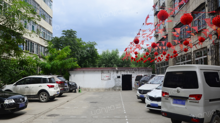 青山苑小区外景图