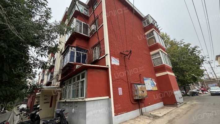 五段104宿舍外景图