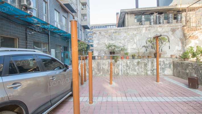 更新街73号外景图