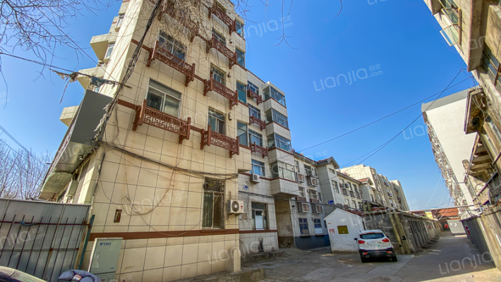 机井队家属院外景图