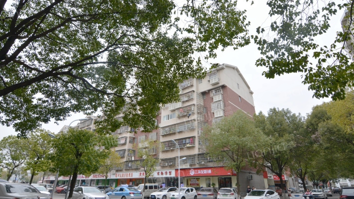 长宏宿舍外景图