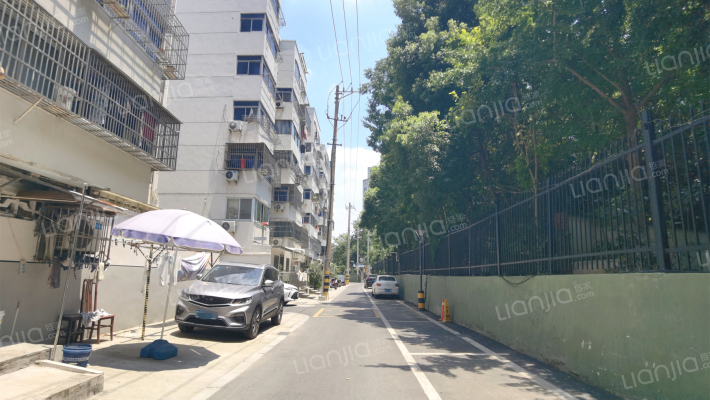 德溪路小区外景图