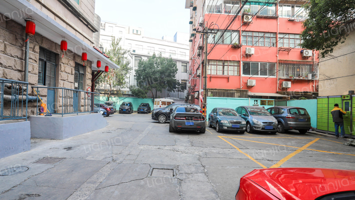 银城大厦外景图