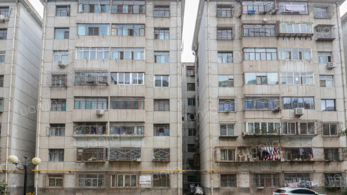 西北中学家属院外景图