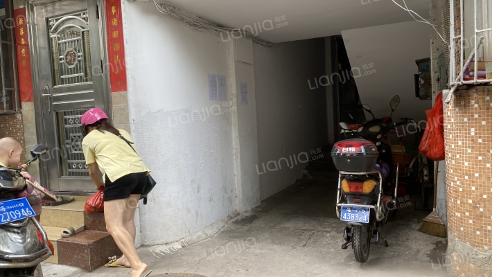 电线电缆厂宿舍外景图