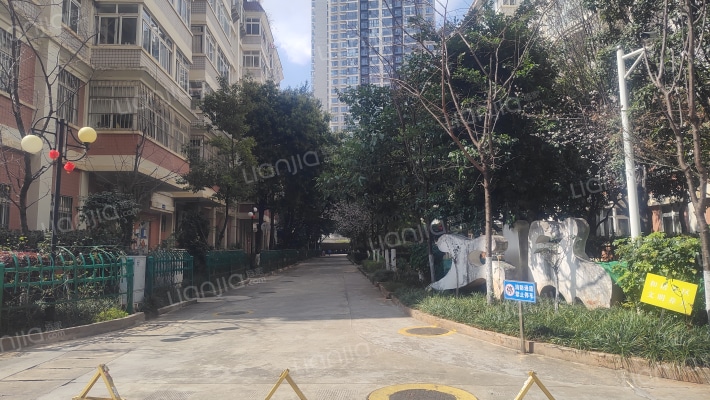 万源小区外景图