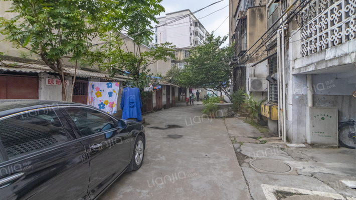 燃料公司家属楼外景图