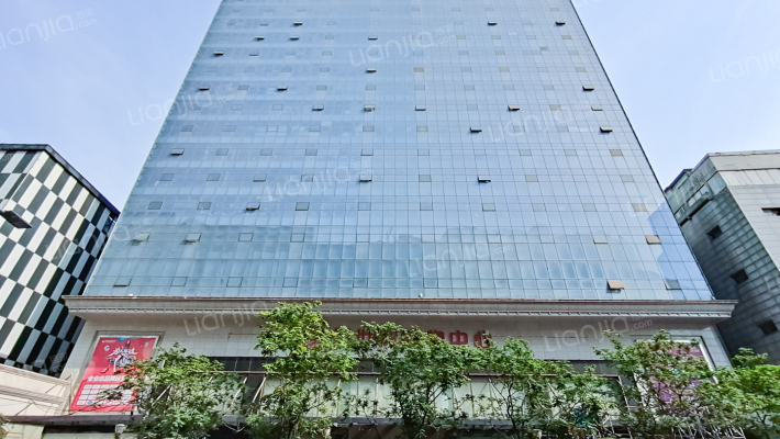 郑州世贸购物中心外景图