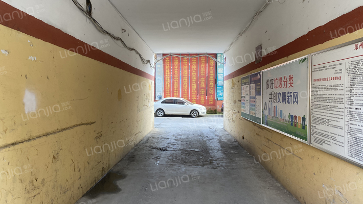 龙湖小区外景图