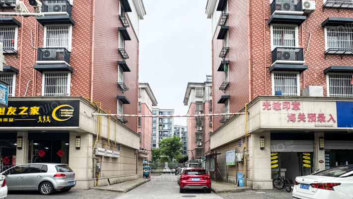 吉利新村小区外景图