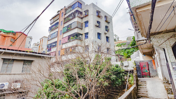 飞龙四区啤酒厂职工楼外景图