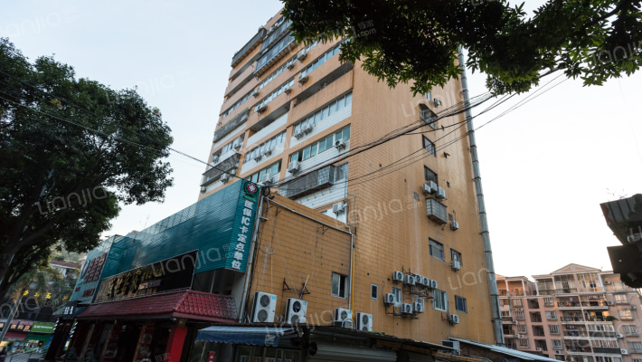 鹭辉大厦外景图