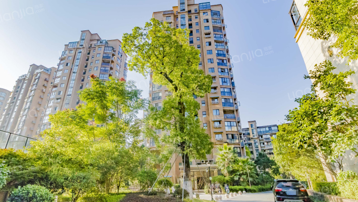 鸿发香江花园外景图