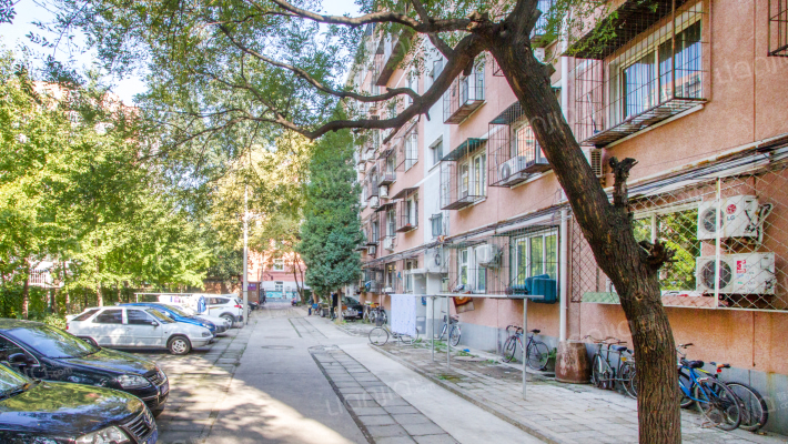 三源里北小街外景图