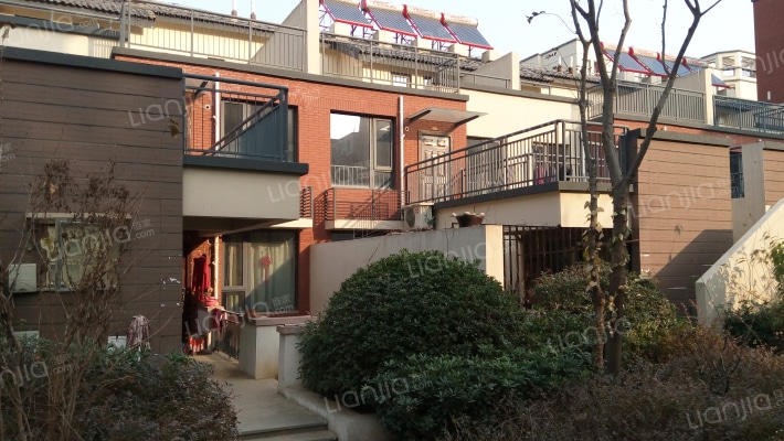 东郊小镇第六街区房源|户型图|小区车位|交通地址详情分析!