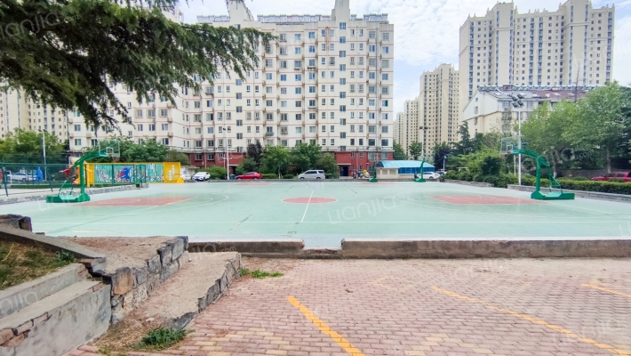 兴隆山庄外景图