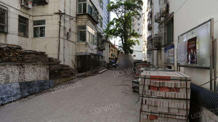 山大二院宿舍外景图