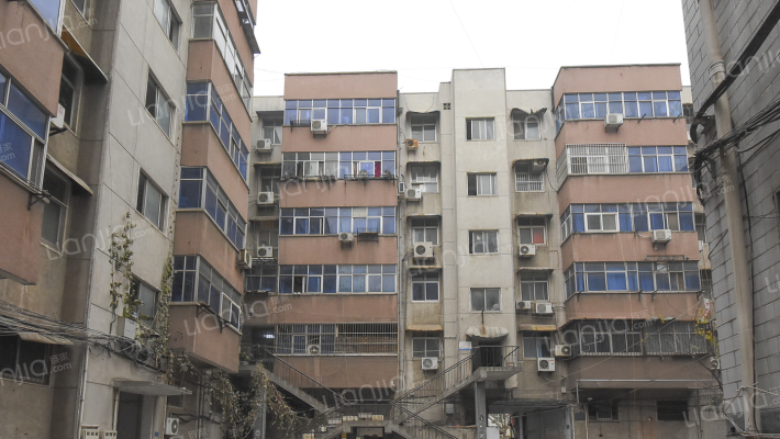 魏都农贸市场住宅楼外景图