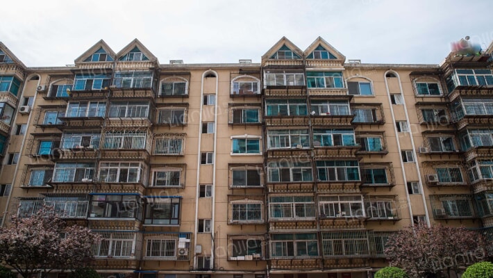 职高西小区外景图