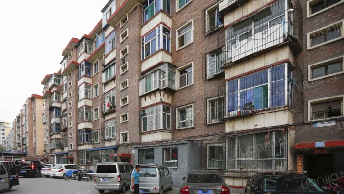 省三建小区外景图