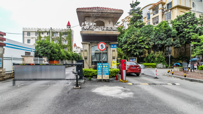 海茵国际花城别墅区外景图