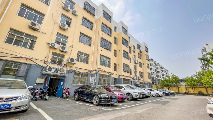 泰山职业技术学校第四教工宿舍外景图