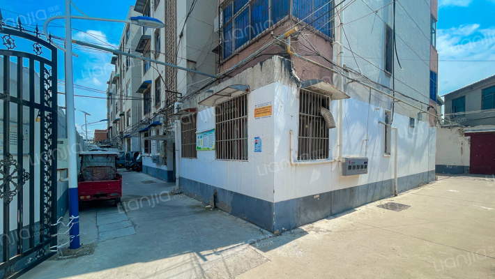 医药公司家属院外景图