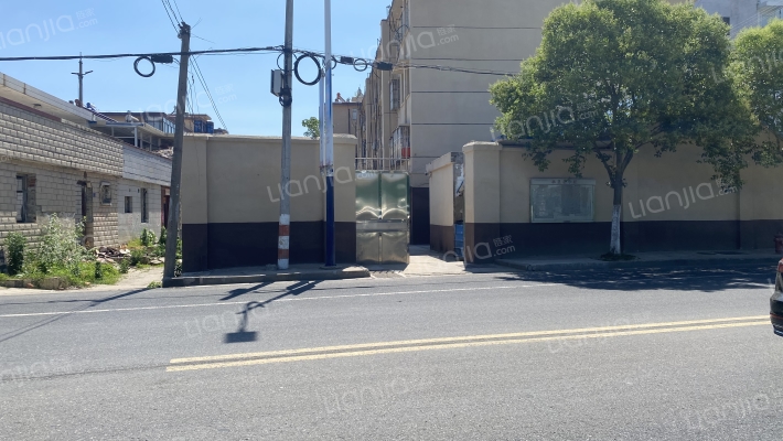 人行宿舍外景图