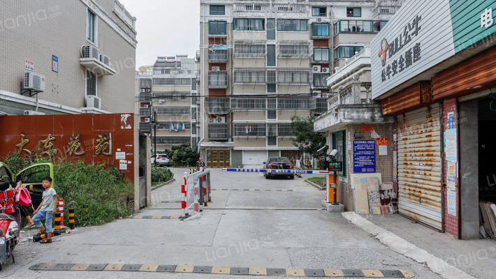 大东花苑小区外景图