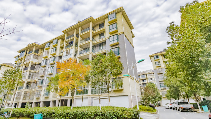 九州奥城外景图