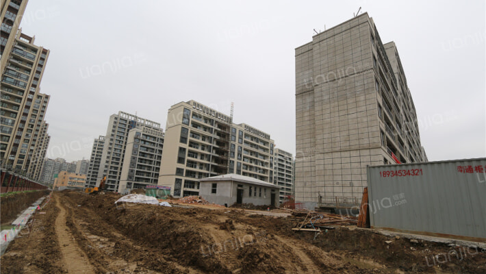 文锦云庭外景图