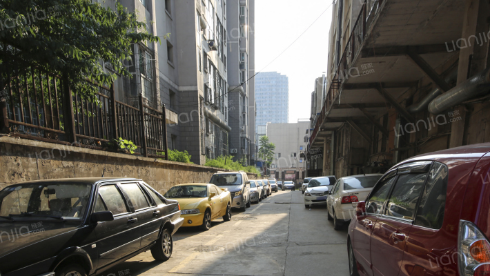 优派对小区外景图