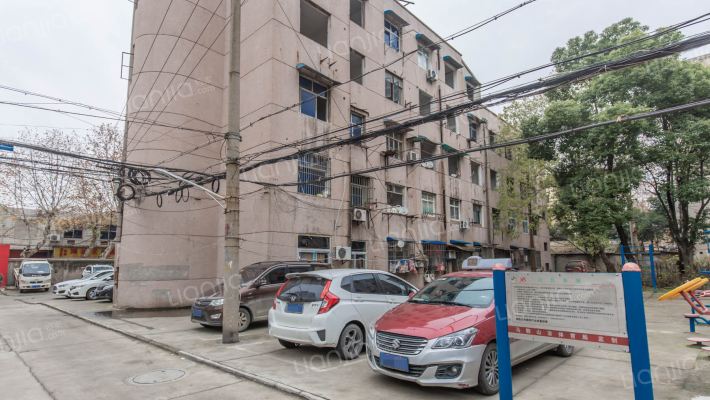 西五小区外景图