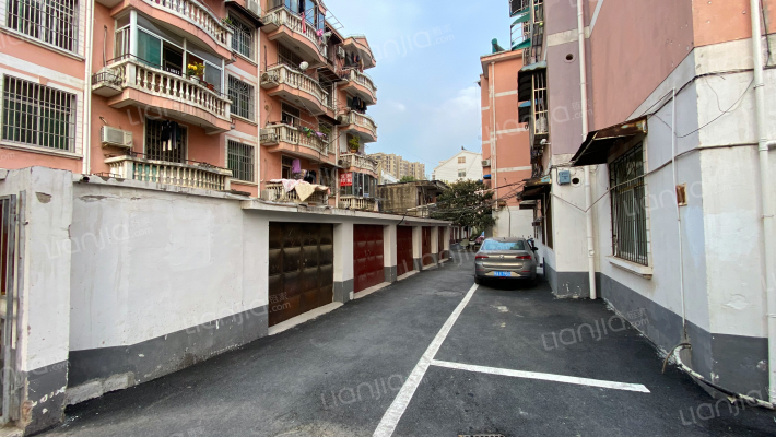 滨河沿小区外景图