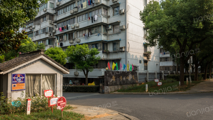 稽山公寓外景图